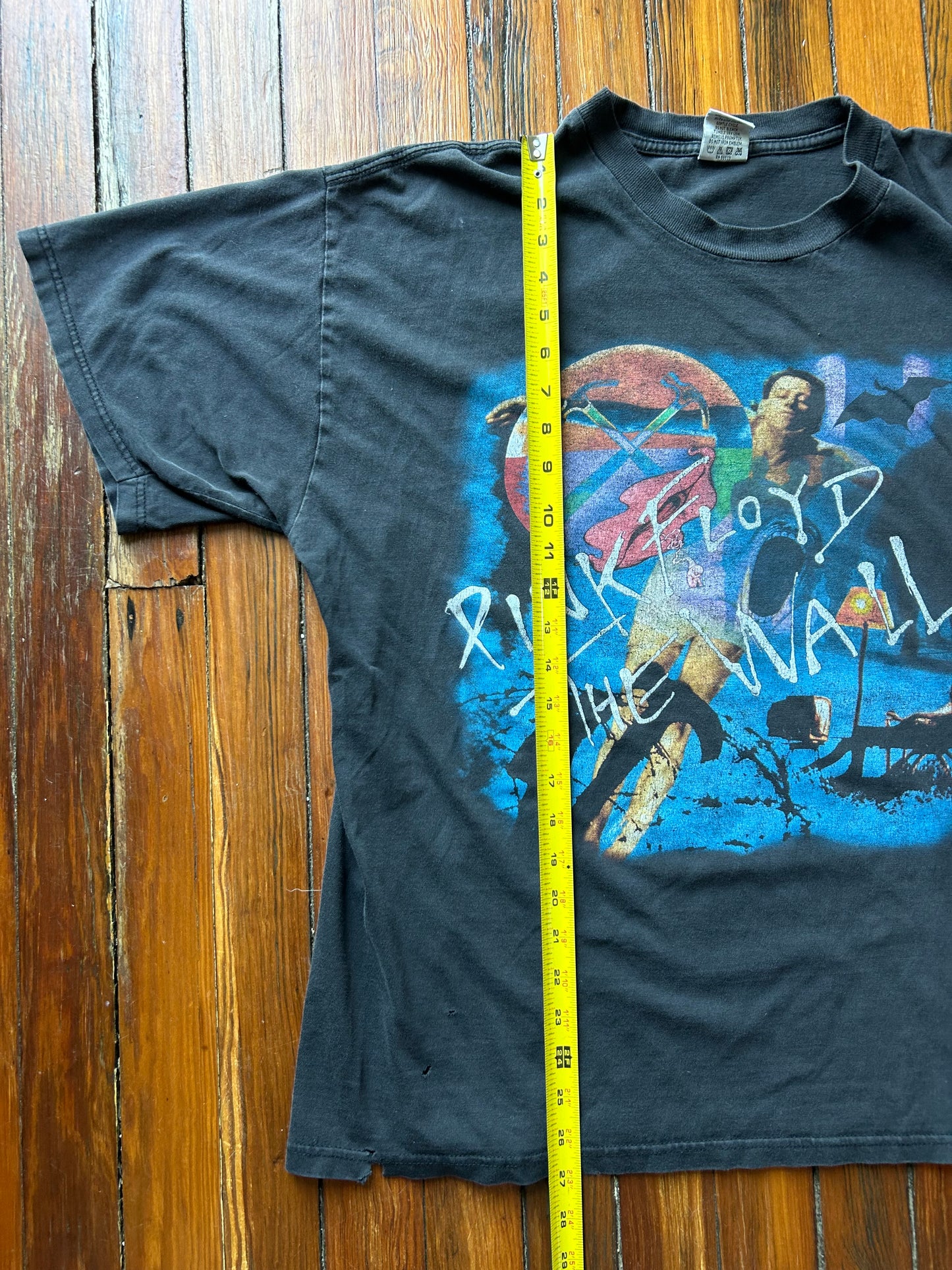 Vintage/Y2K Pink Floyd The Wall Band Tee (XL)