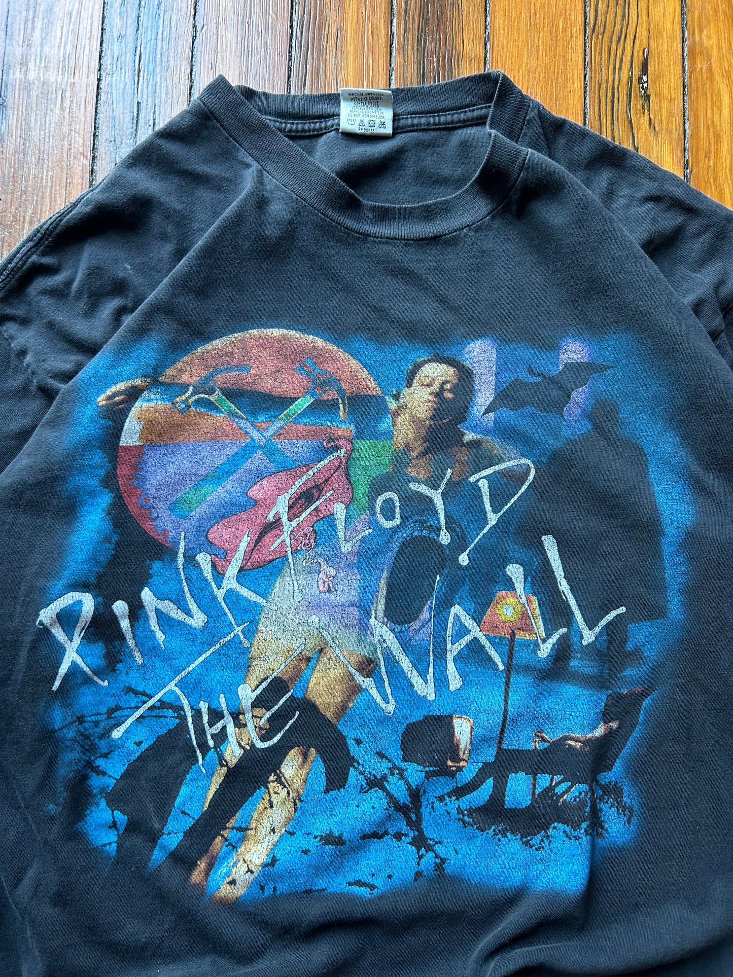 Vintage/Y2K Pink Floyd The Wall Band Tee (XL)